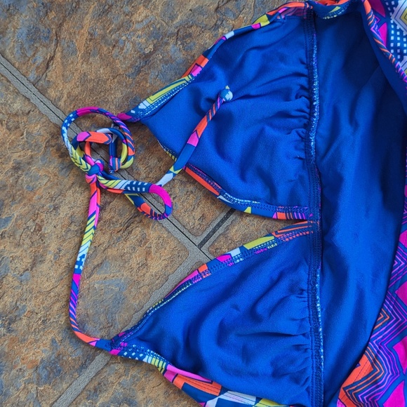 Bikini - Picture 3 of 5